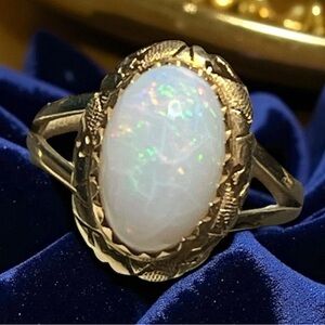 Vintage Antique Oval Opal Cabochon Halo 14k Gold Ring size 6